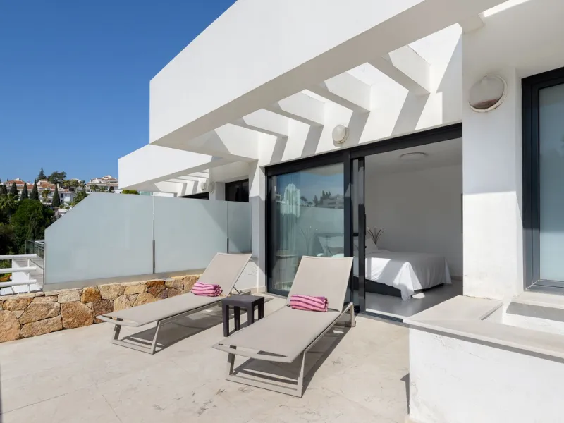 House - Townhouse в продаже в Marbella, Málaga. В доме 3 спален и 3 ванных комнат. Площадь дома 250 м². Площадь участка 20 м²