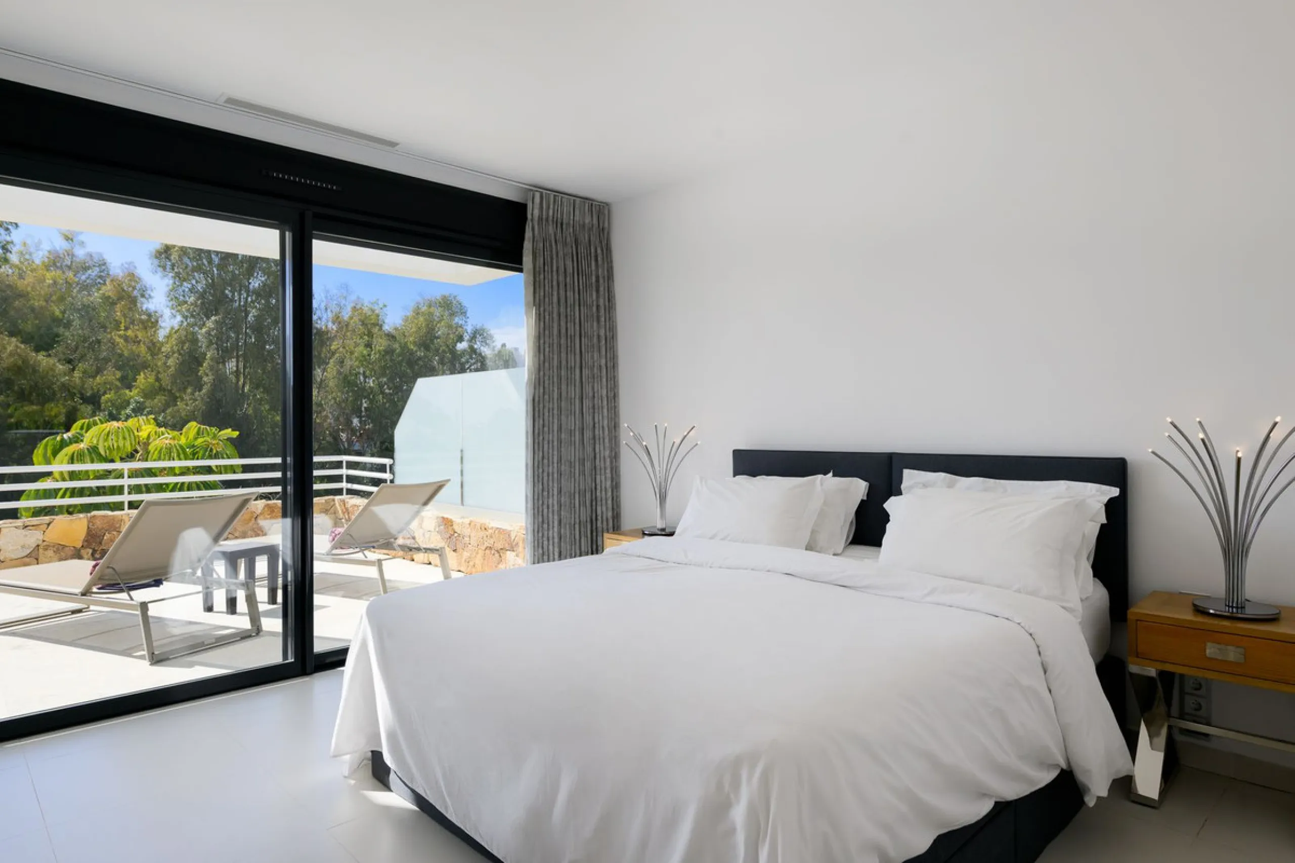 House - Townhouse в продаже в Marbella, Málaga. В доме 3 спален и 3 ванных комнат. Площадь дома 250 м². Площадь участка 20 м²