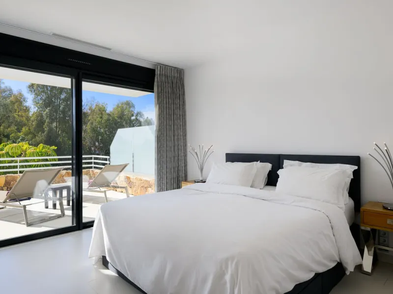 House - Townhouse в продаже в Marbella, Málaga. В доме 3 спален и 3 ванных комнат. Площадь дома 250 м². Площадь участка 20 м²