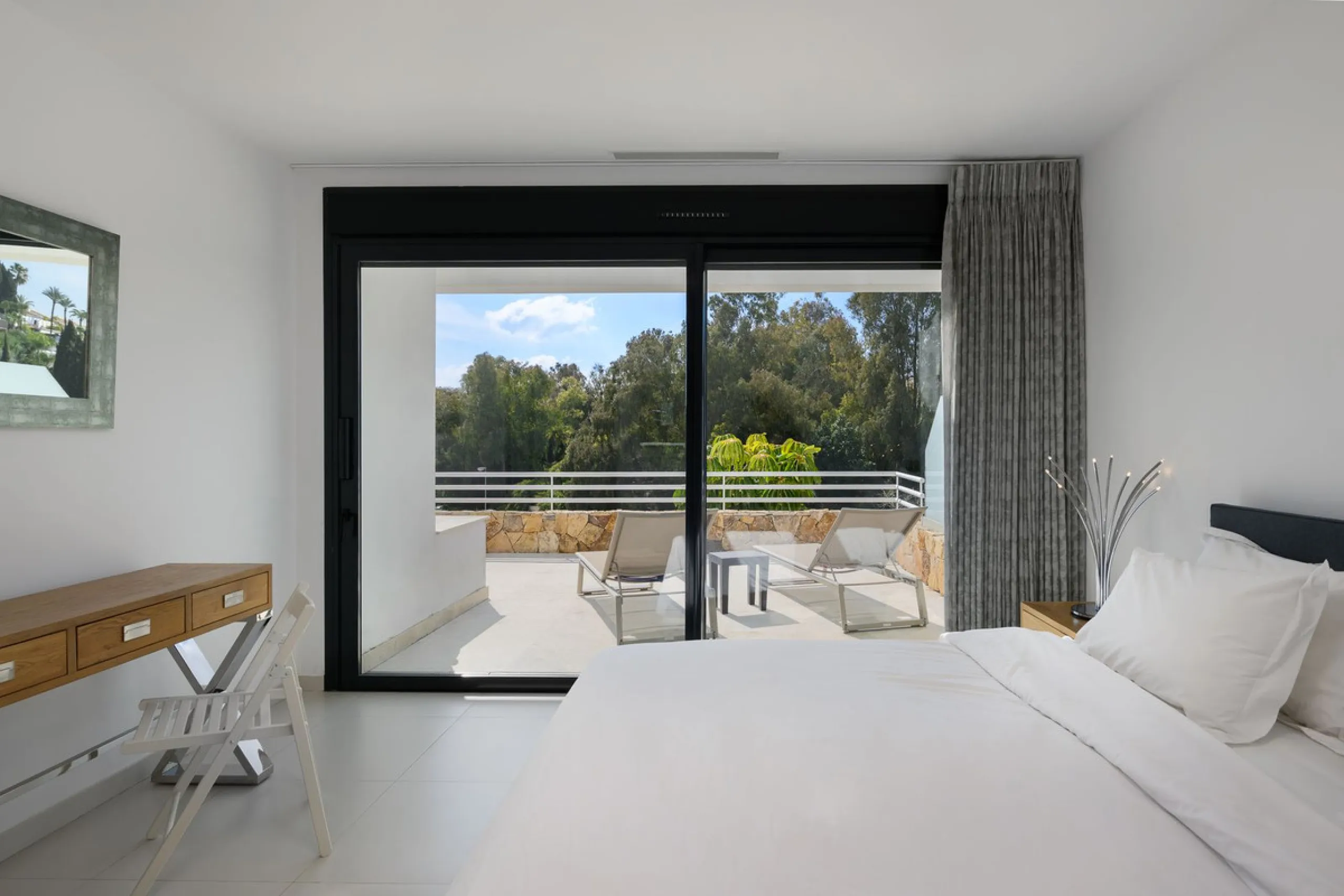 House - Townhouse в продаже в Marbella, Málaga. В доме 3 спален и 3 ванных комнат. Площадь дома 250 м². Площадь участка 20 м²