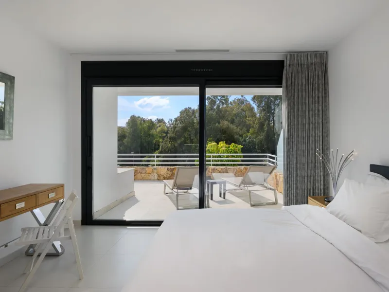House - Townhouse в продаже в Marbella, Málaga. В доме 3 спален и 3 ванных комнат. Площадь дома 250 м². Площадь участка 20 м²