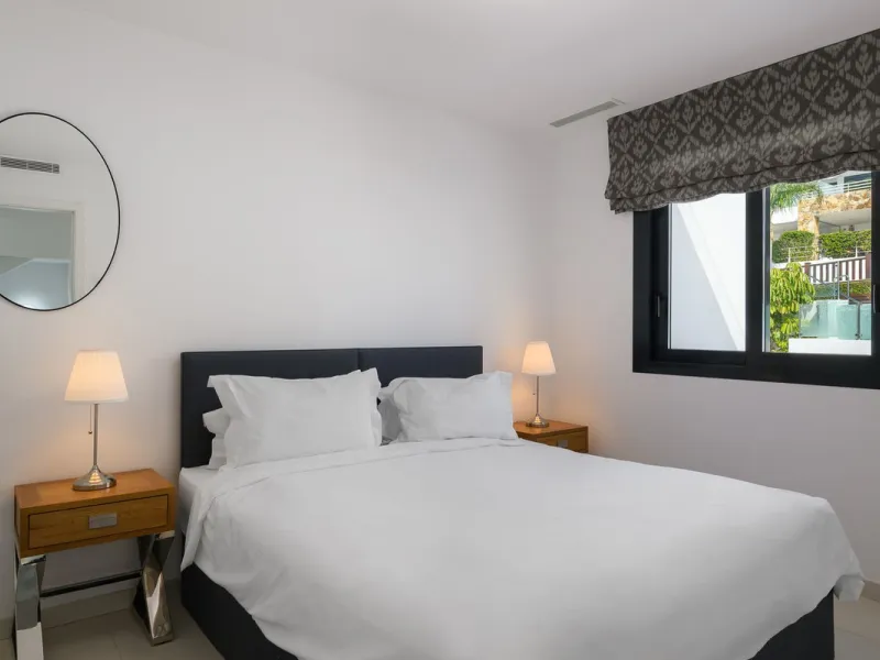 House - Townhouse в продаже в Marbella, Málaga. В доме 3 спален и 3 ванных комнат. Площадь дома 250 м². Площадь участка 20 м²