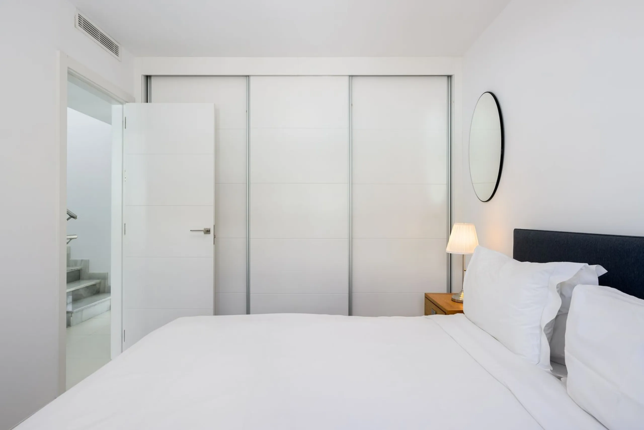 House - Townhouse в продаже в Marbella, Málaga. В доме 3 спален и 3 ванных комнат. Площадь дома 250 м². Площадь участка 20 м²