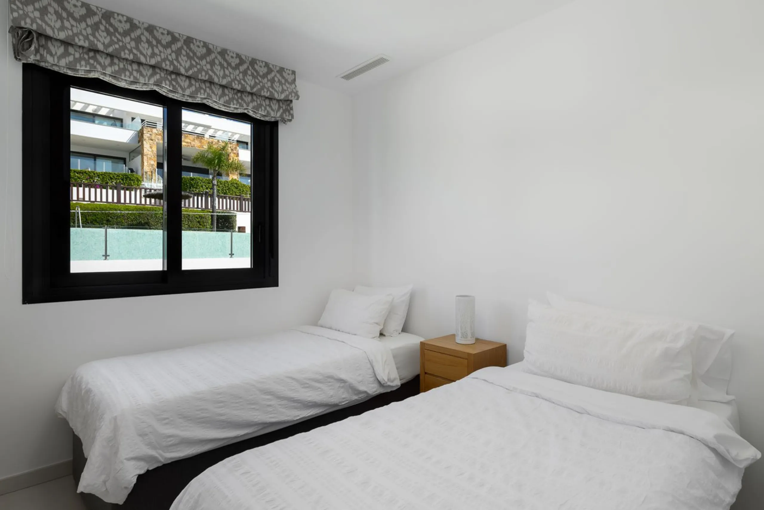 House - Townhouse в продаже в Marbella, Málaga. В доме 3 спален и 3 ванных комнат. Площадь дома 250 м². Площадь участка 20 м²