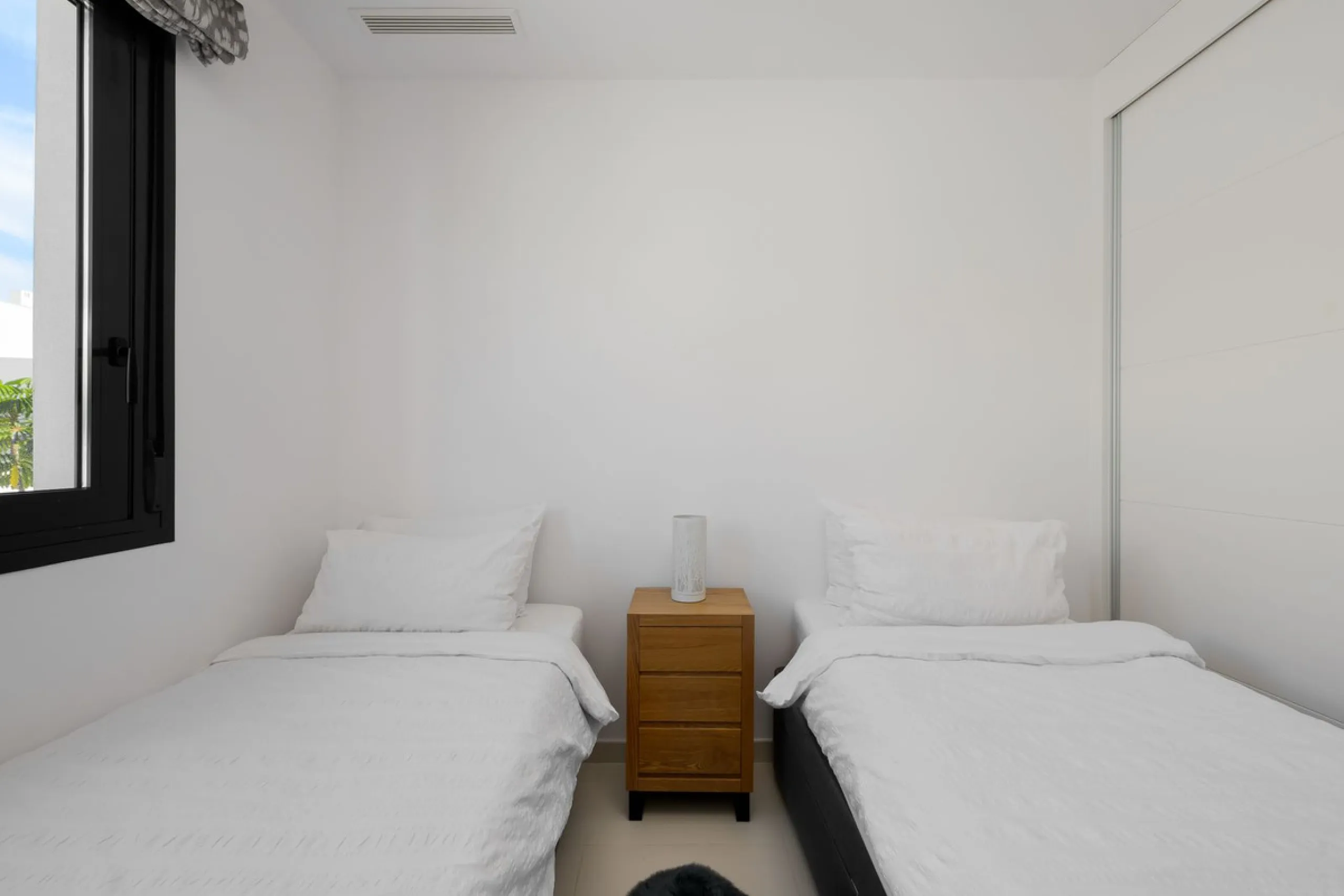 House - Townhouse в продаже в Marbella, Málaga. В доме 3 спален и 3 ванных комнат. Площадь дома 250 м². Площадь участка 20 м²