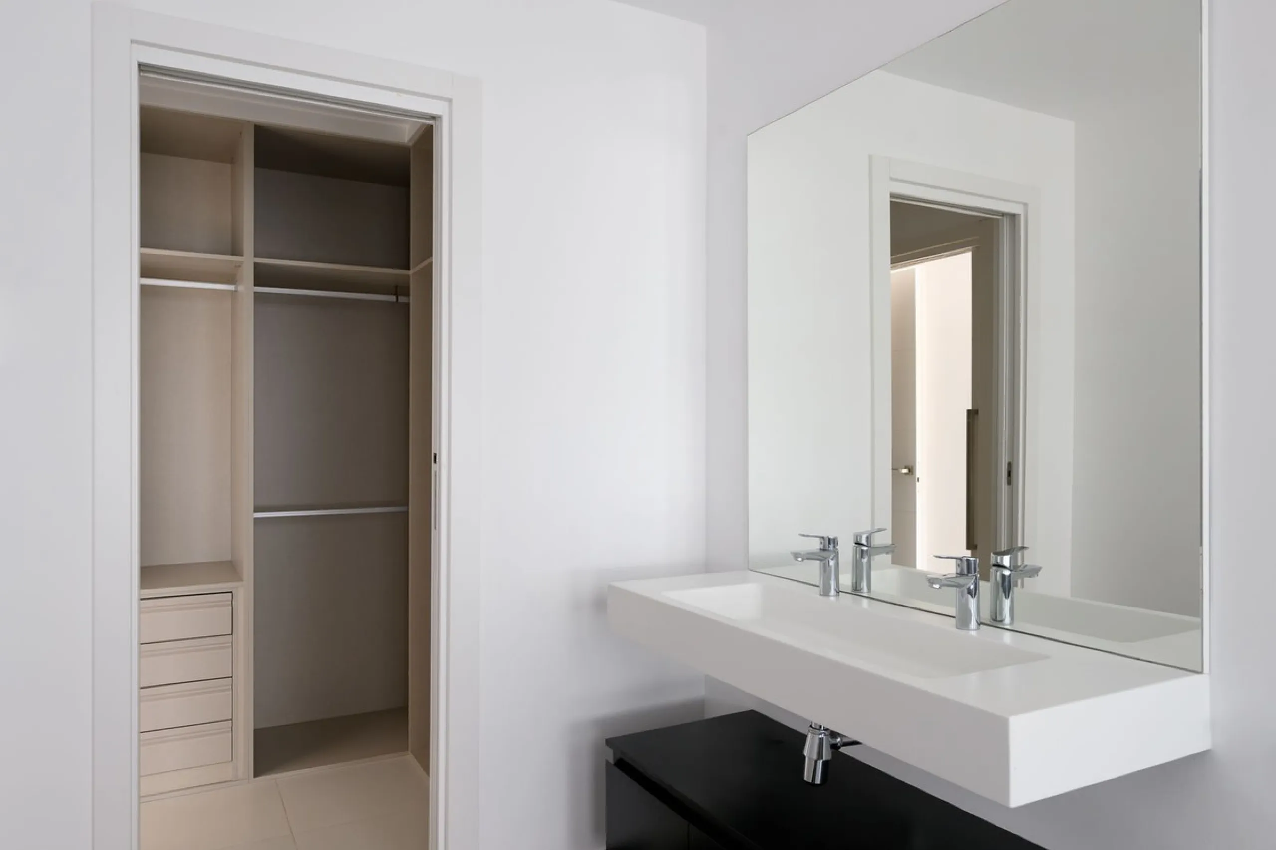 House - Townhouse в продаже в Marbella, Málaga. В доме 3 спален и 3 ванных комнат. Площадь дома 250 м². Площадь участка 20 м²