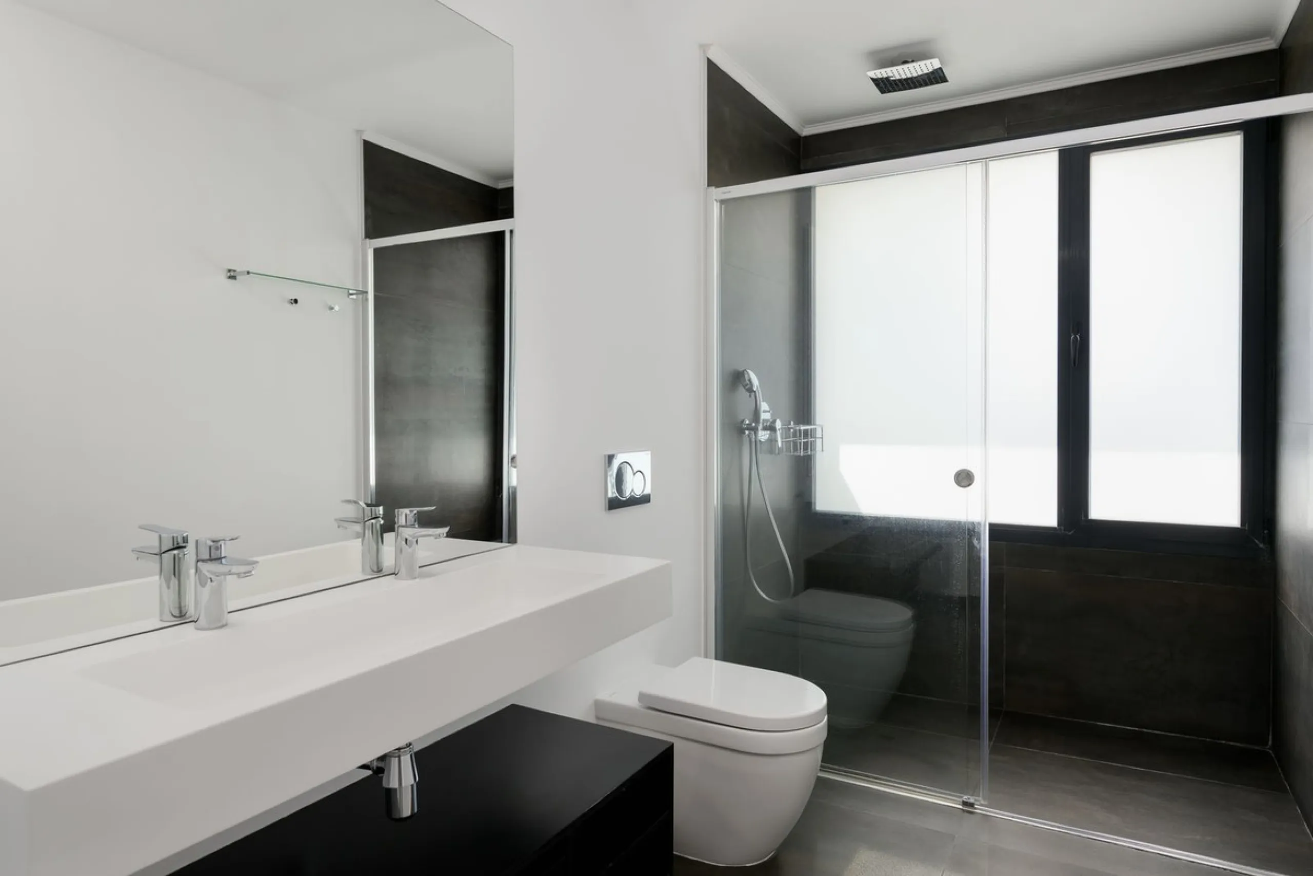 House - Townhouse в продаже в Marbella, Málaga. В доме 3 спален и 3 ванных комнат. Площадь дома 250 м². Площадь участка 20 м²