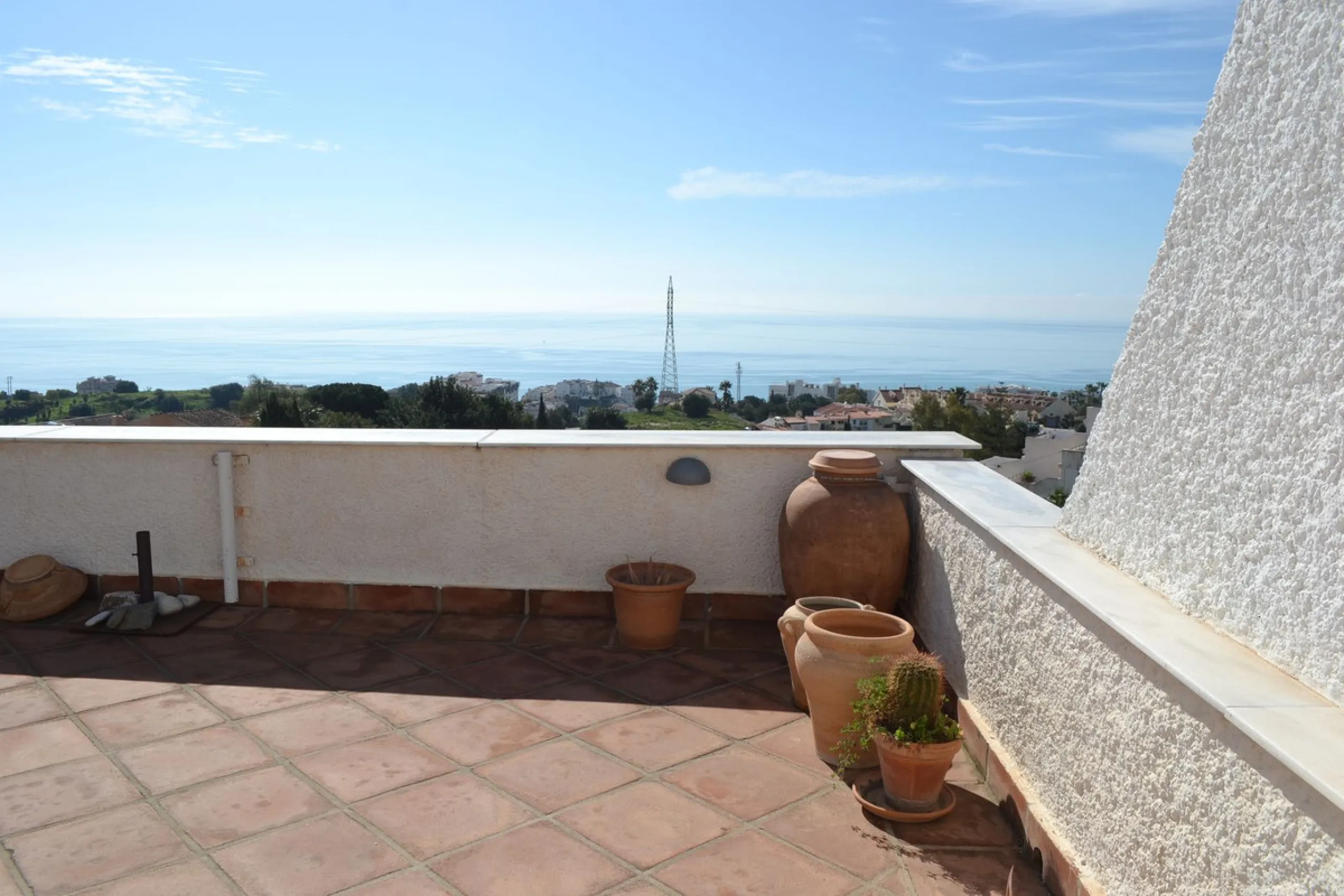 Apartment - Top Floor Apartment в продаже в Benalmadena, Málaga. В доме 1 спален и 2 ванных комнат. Площадь дома 66 м²