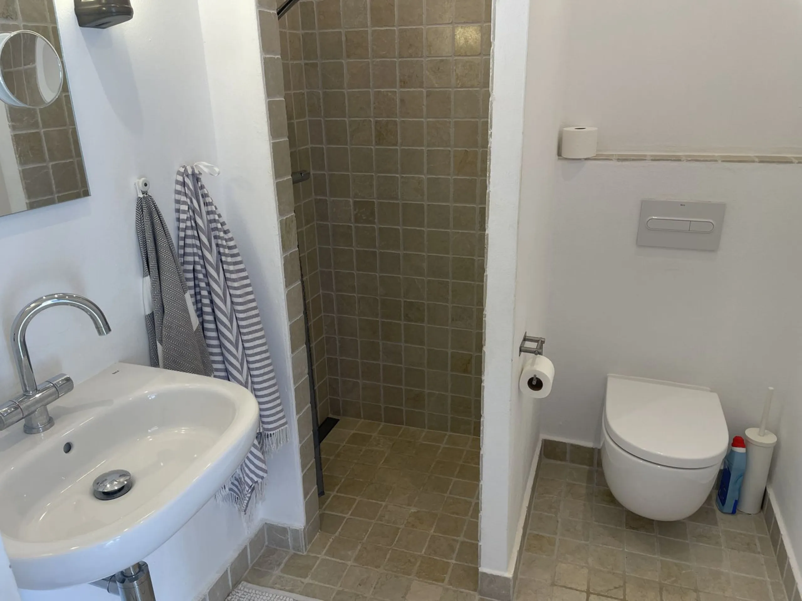 Apartment - Top Floor Apartment в продаже в Benalmadena, Málaga. В доме 1 спален и 2 ванных комнат. Площадь дома 66 м²