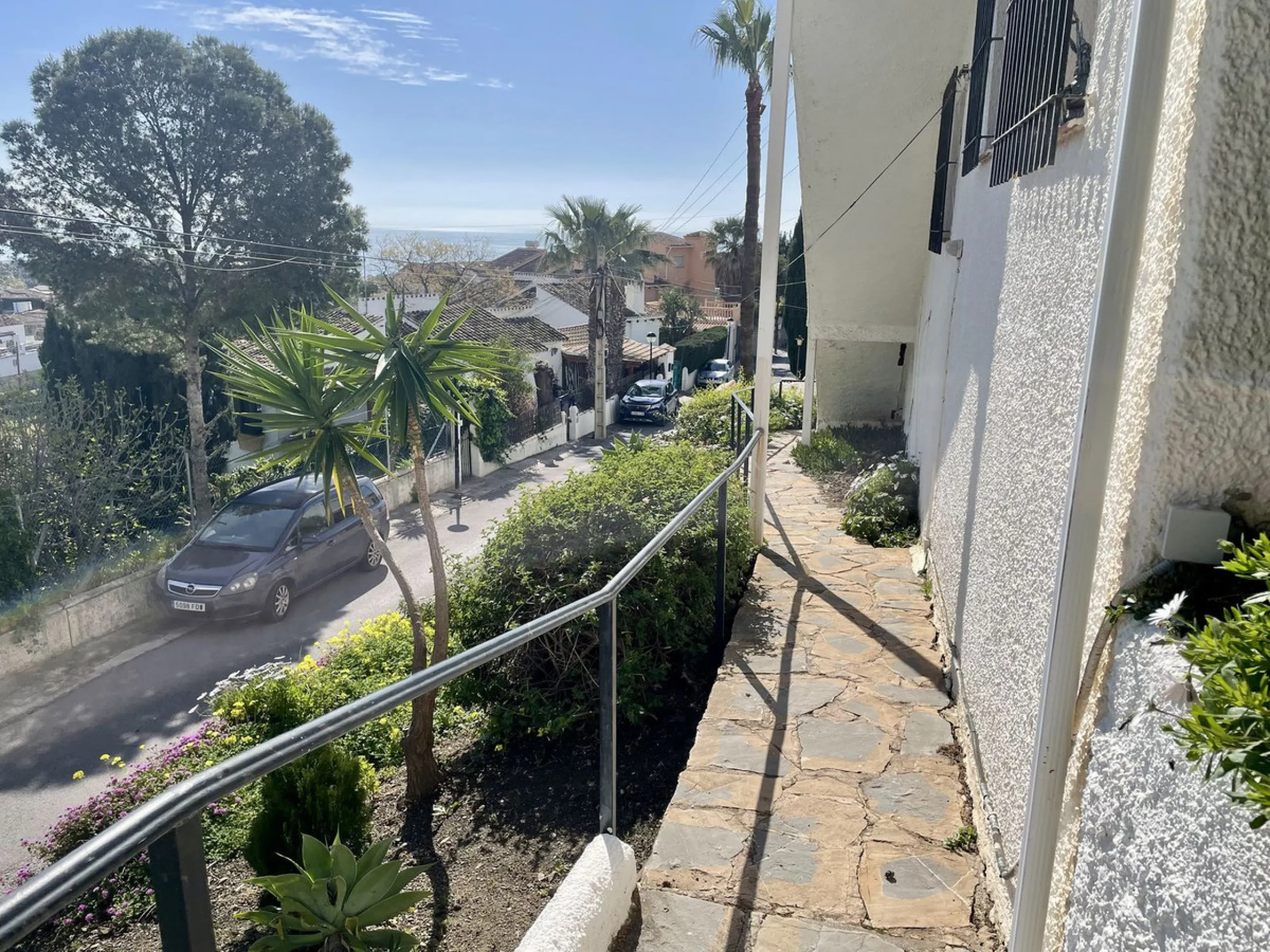 Apartment - Top Floor Apartment в продаже в Benalmadena, Málaga. В доме 1 спален и 2 ванных комнат. Площадь дома 66 м²