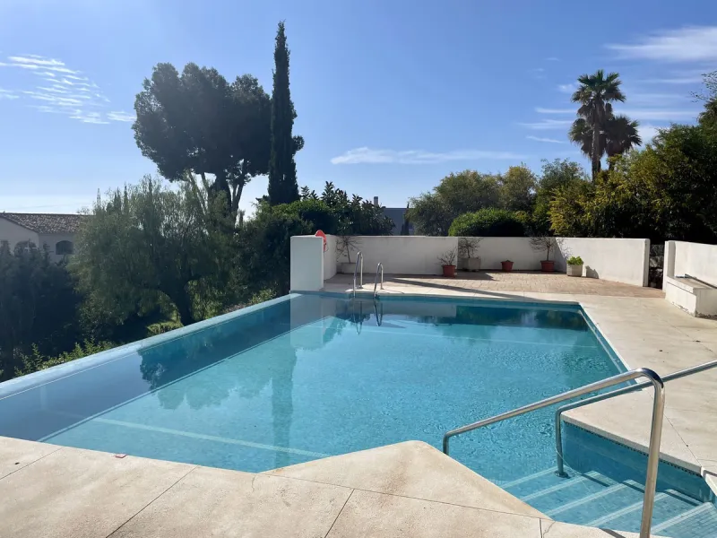 Apartment - Top Floor Apartment в продаже в Benalmadena, Málaga. В доме 1 спален и 2 ванных комнат. Площадь дома 66 м²