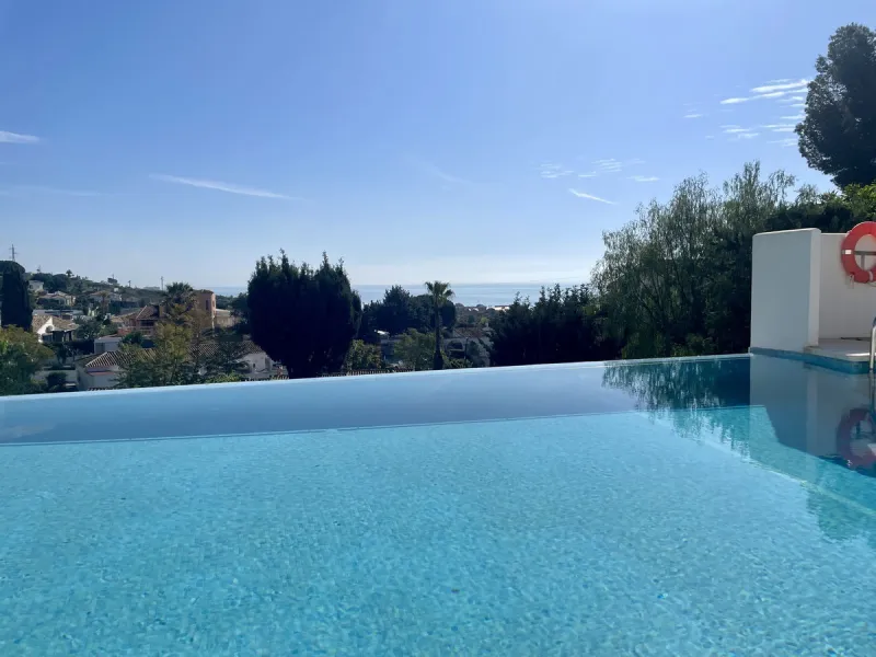 Apartment - Top Floor Apartment в продаже в Benalmadena, Málaga. В доме 1 спален и 2 ванных комнат. Площадь дома 66 м²