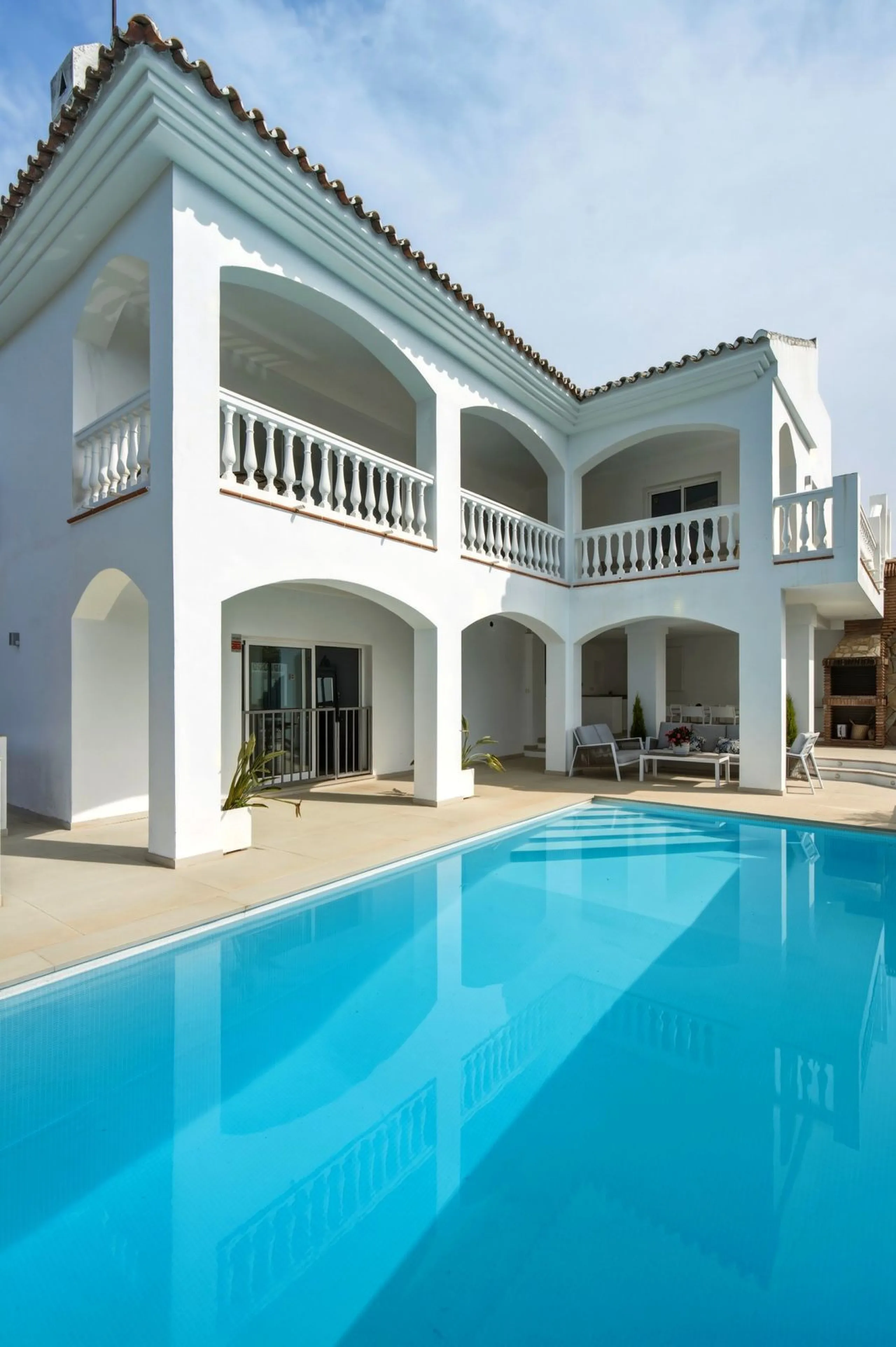 Exceptional Villa in Cerros del Águila - Perfect Location and Fully Renovated
