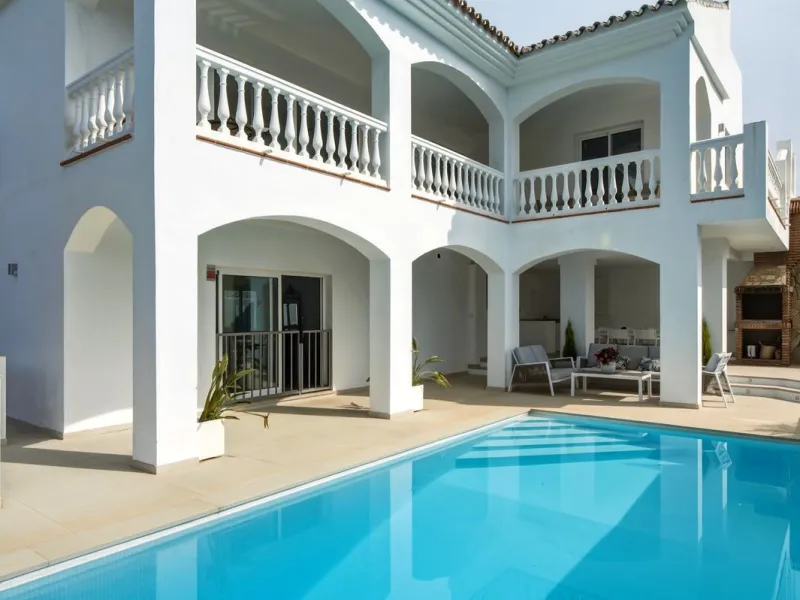 Exceptional Villa in Cerros del Águila - Perfect Location and Fully Renovated
