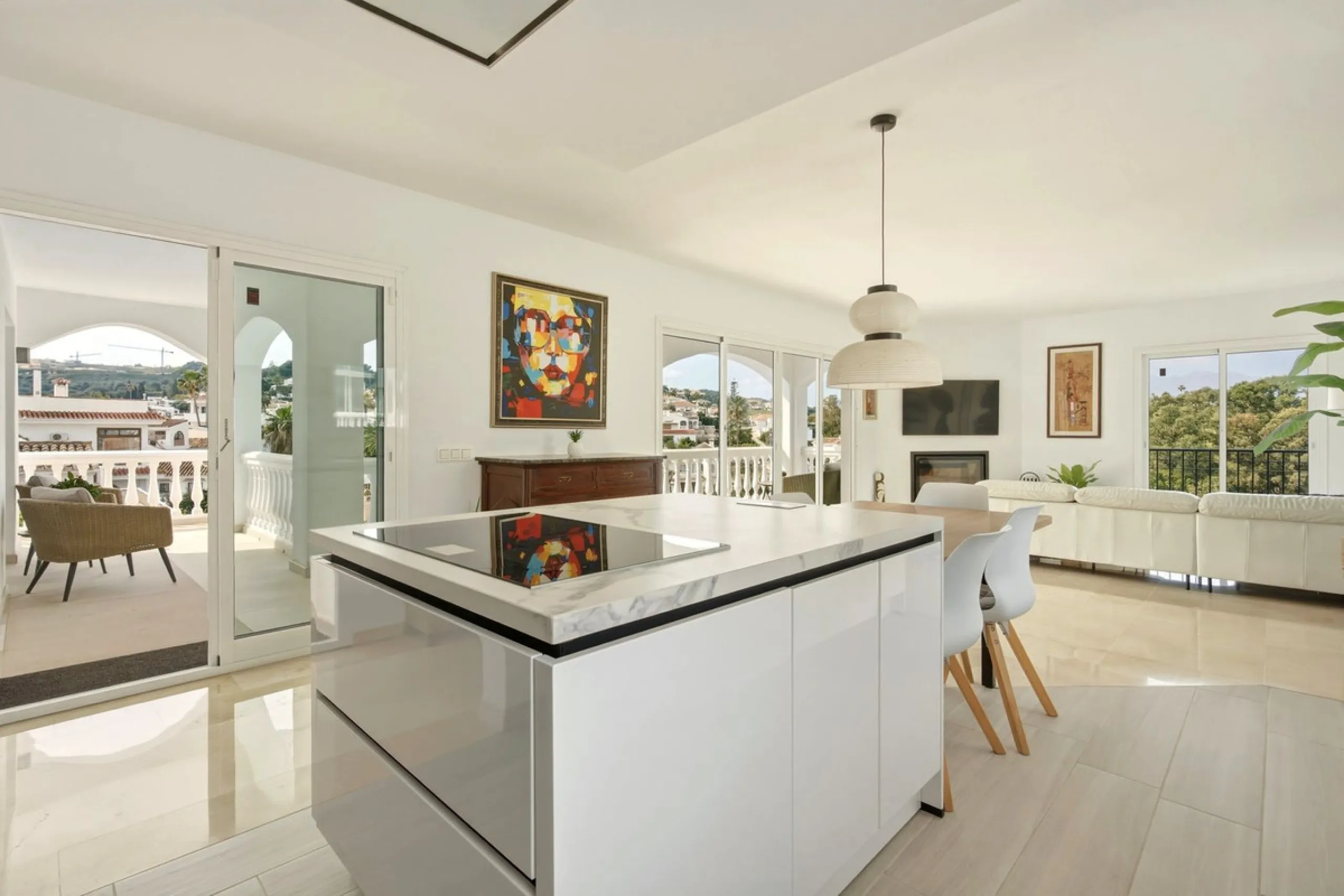 Exceptional Villa in Cerros del Águila - Perfect Location and Fully Renovated