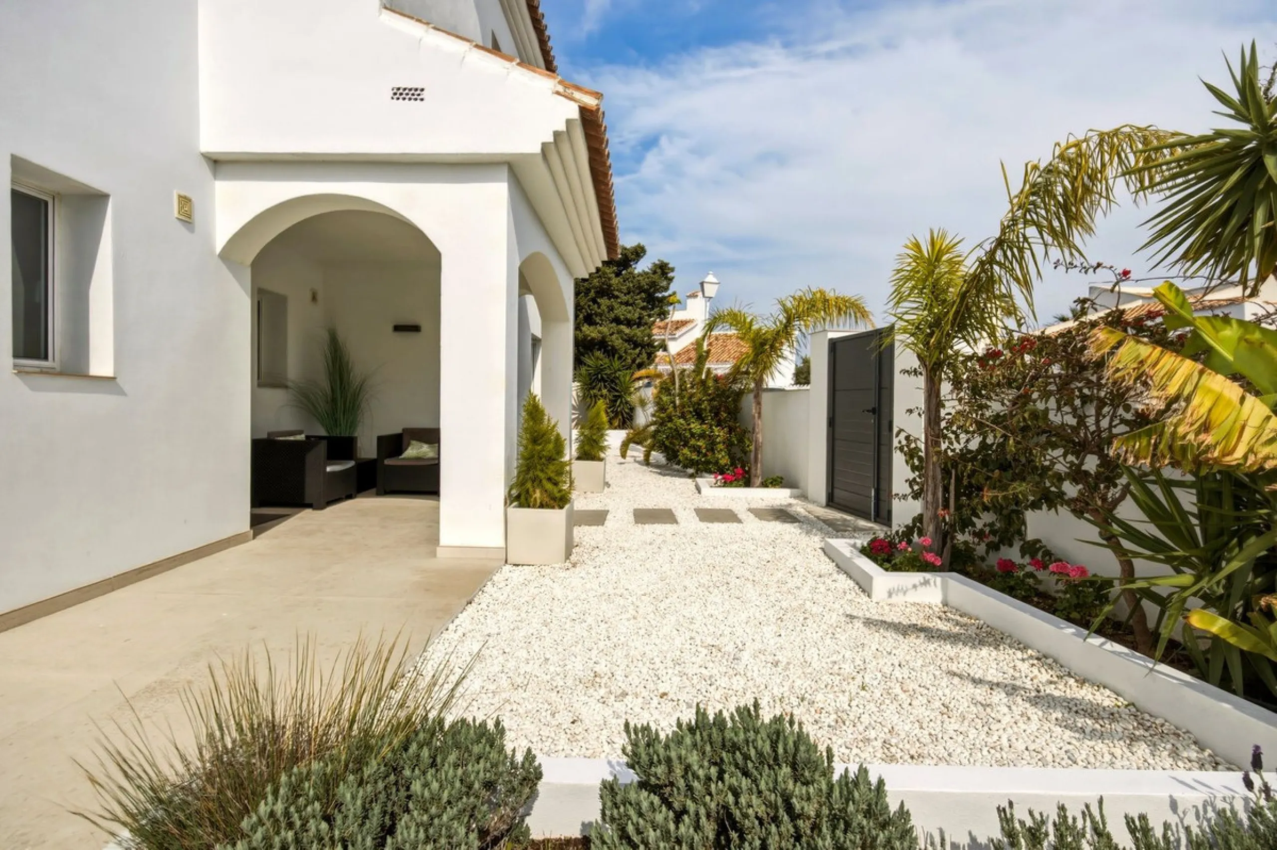 Exceptional Villa in Cerros del Águila - Perfect Location and Fully Renovated