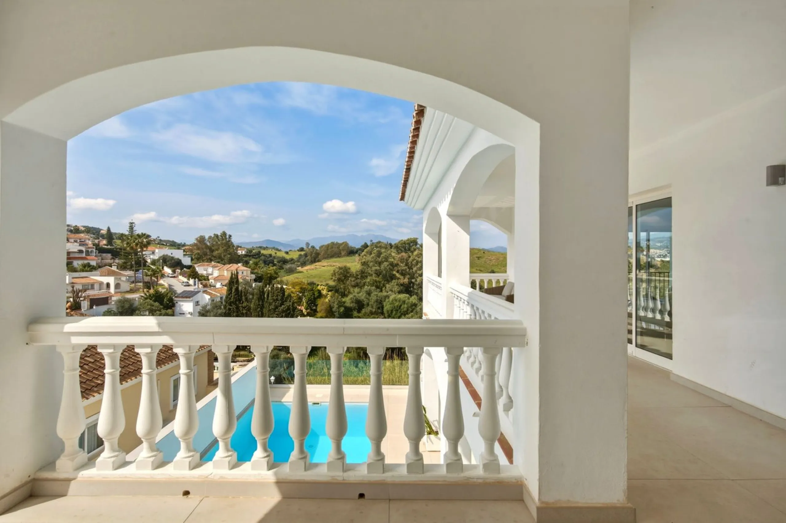 Exceptional Villa in Cerros del Águila - Perfect Location and Fully Renovated