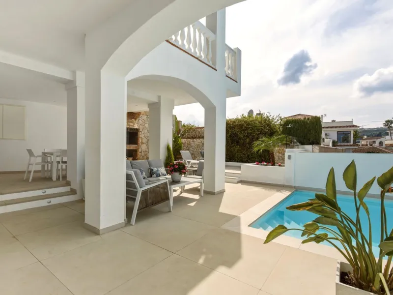 Exceptional Villa in Cerros del Águila - Perfect Location and Fully Renovated