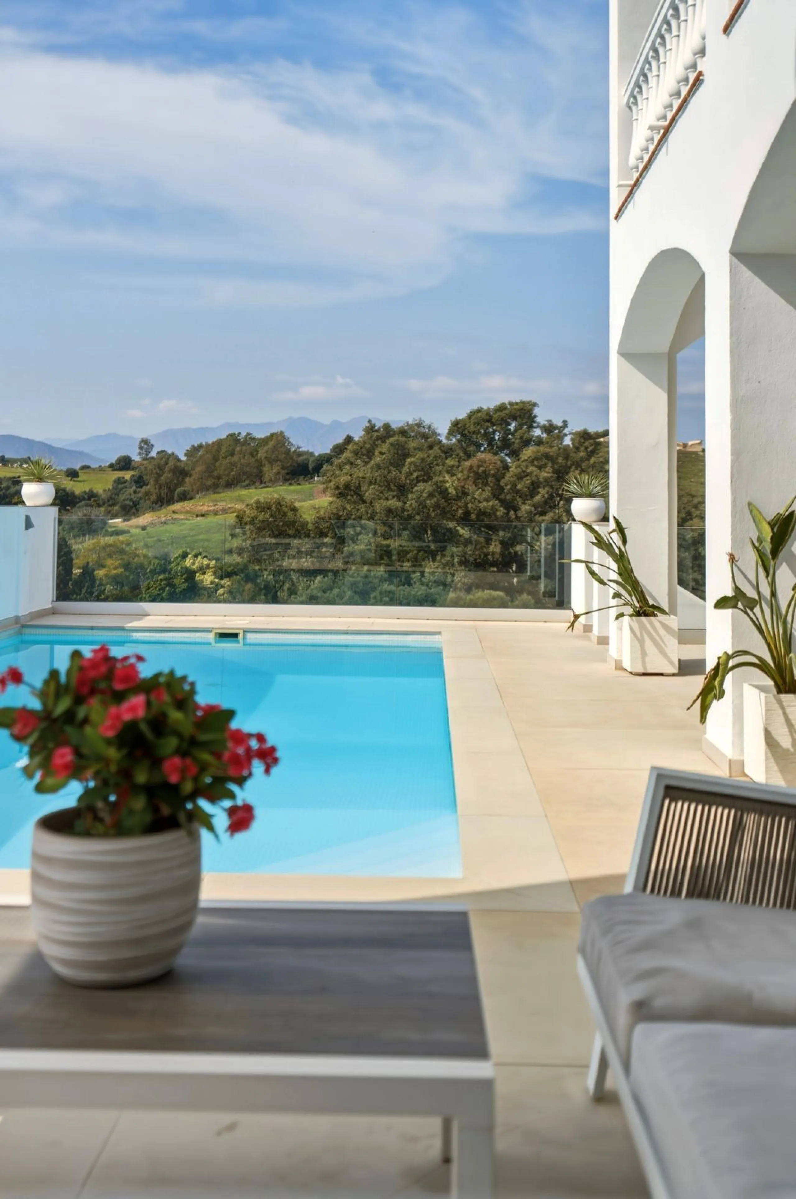 Exceptional Villa in Cerros del Águila - Perfect Location and Fully Renovated