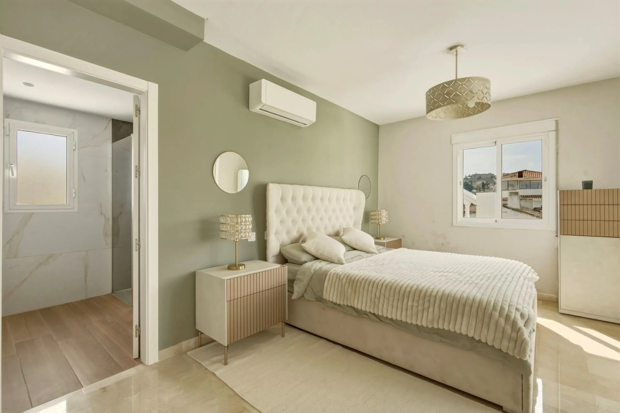 Exceptional Villa in Cerros del Águila - Perfect Location and Fully Renovated