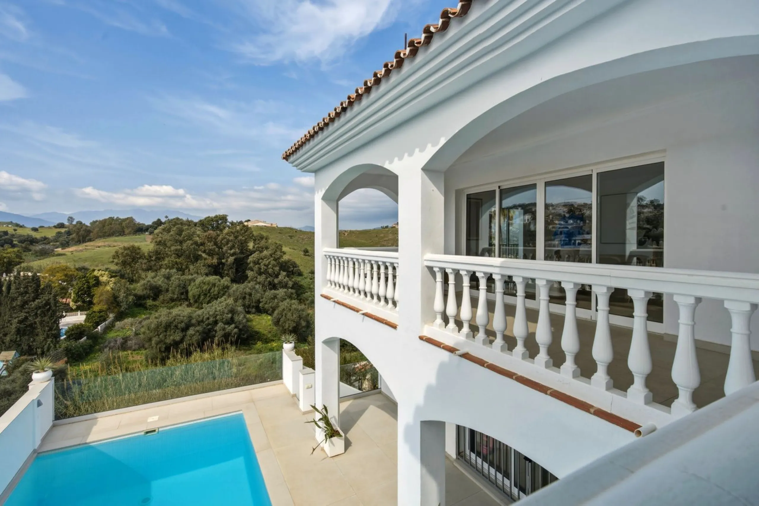Exceptional Villa in Cerros del Águila - Perfect Location and Fully Renovated