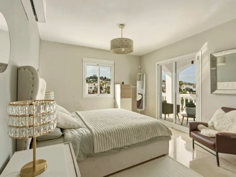 Exceptional Villa in Cerros del Águila - Perfect Location and Fully Renovated
