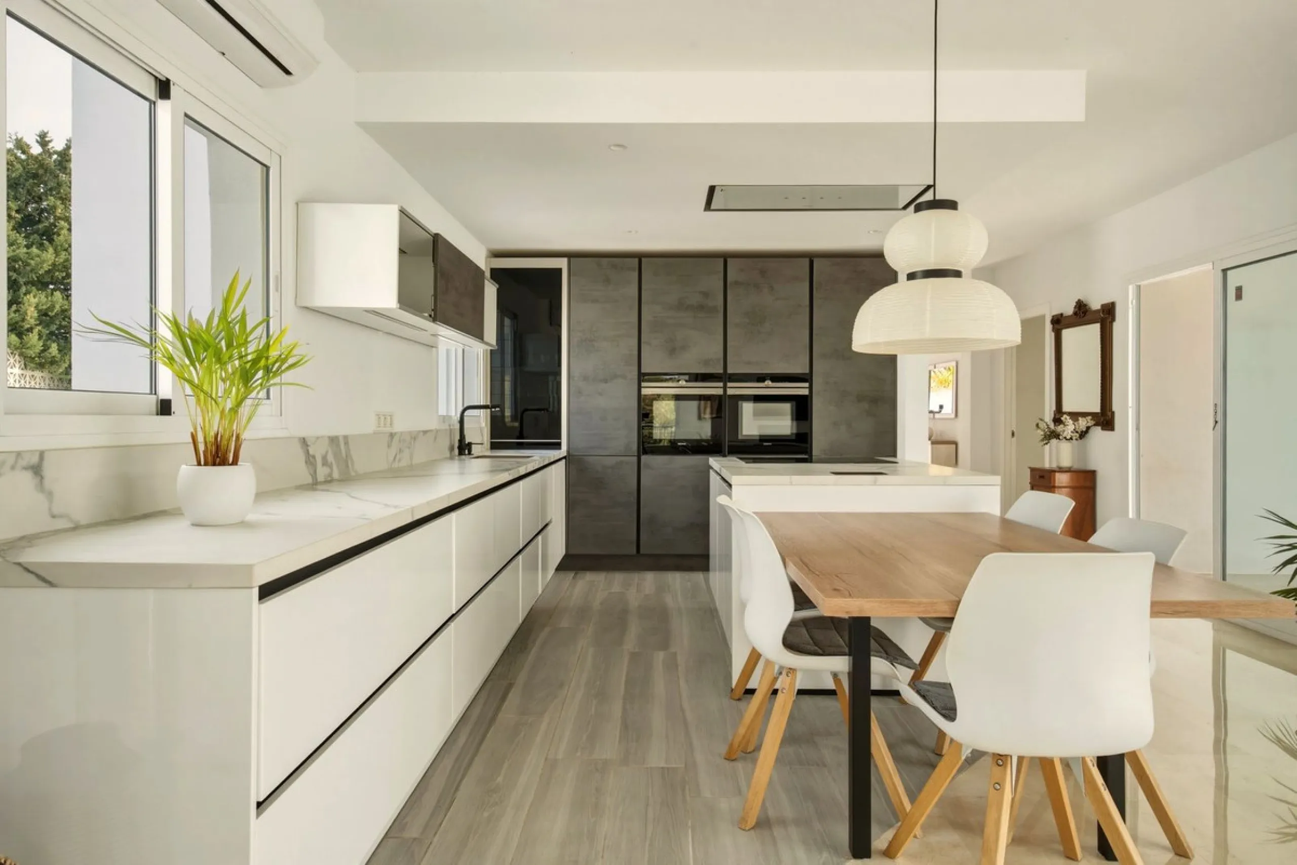 Exceptional Villa in Cerros del Águila - Perfect Location and Fully Renovated