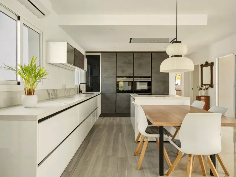 Exceptional Villa in Cerros del Águila - Perfect Location and Fully Renovated