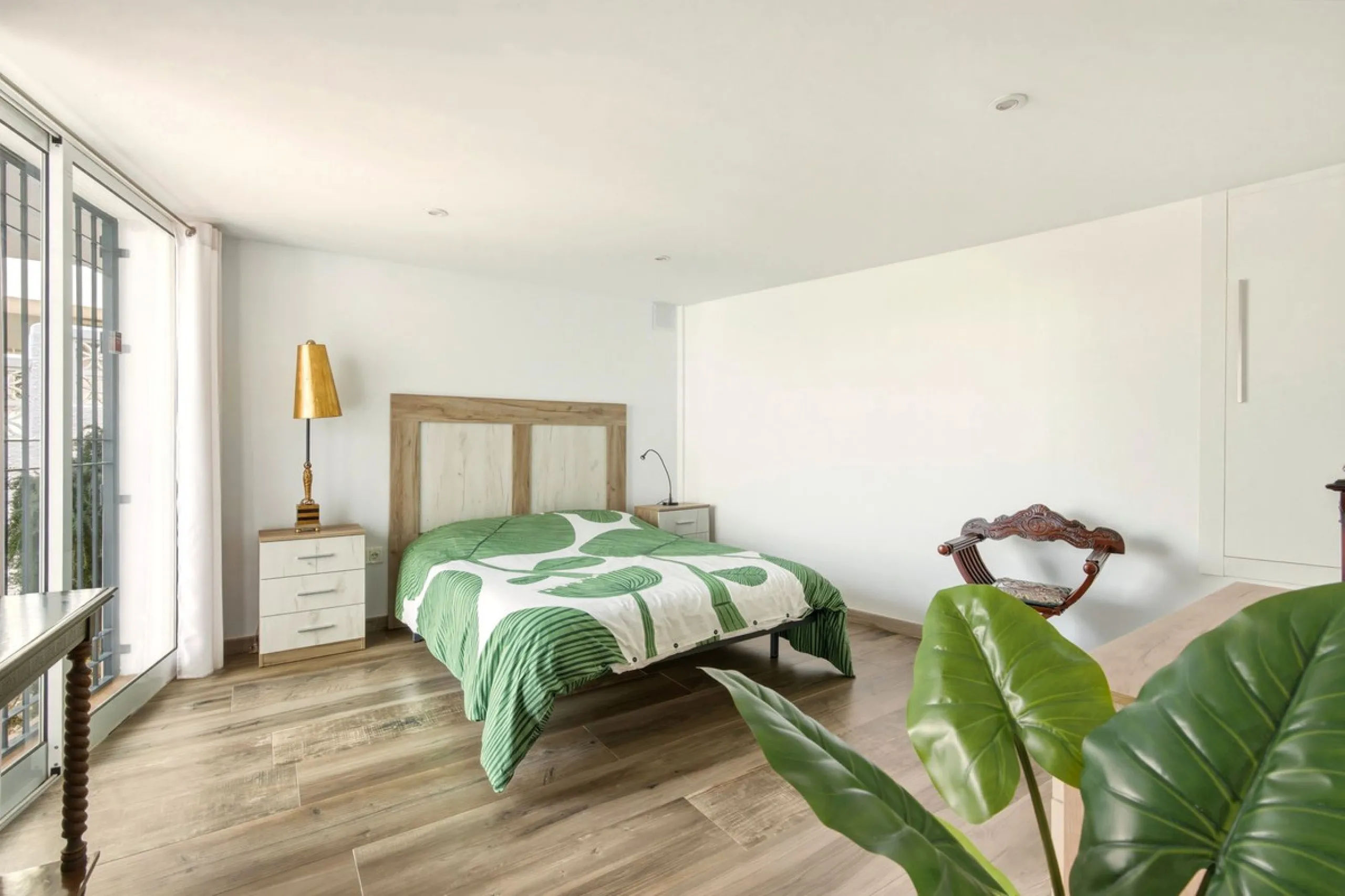 Exceptional Villa in Cerros del Águila - Perfect Location and Fully Renovated
