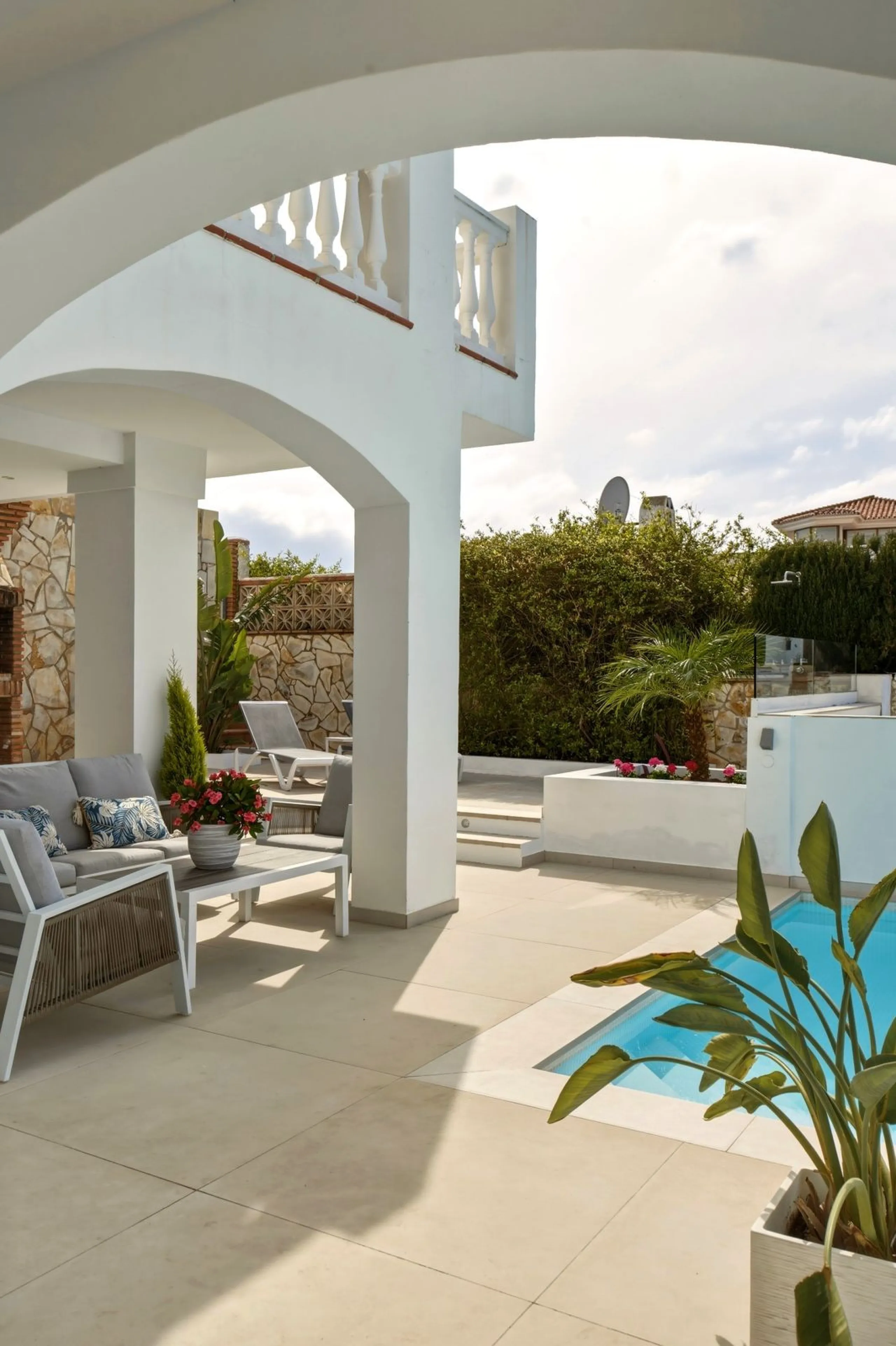 Exceptional Villa in Cerros del Águila - Perfect Location and Fully Renovated