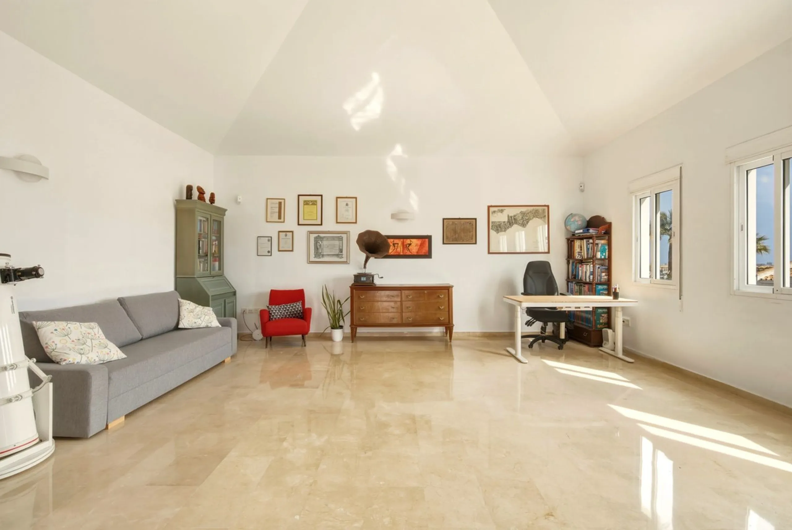 Exceptional Villa in Cerros del Águila - Perfect Location and Fully Renovated