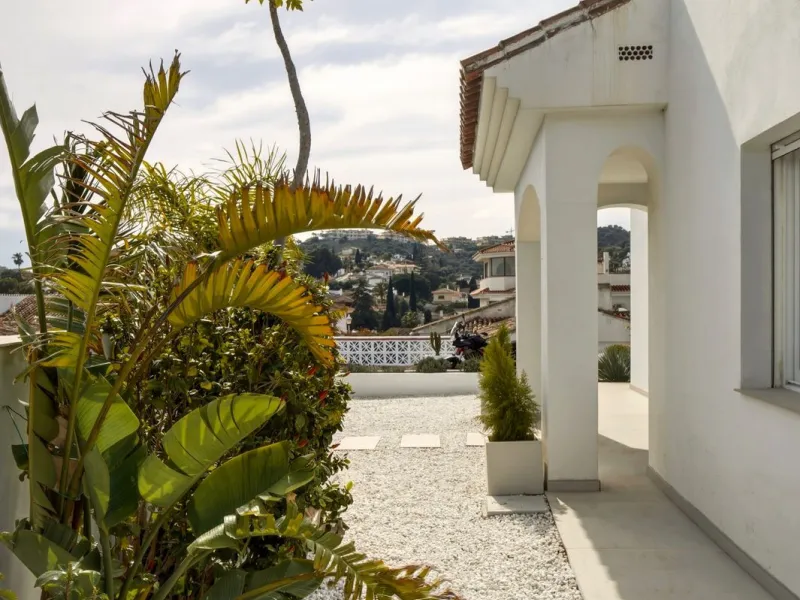 Exceptional Villa in Cerros del Águila - Perfect Location and Fully Renovated