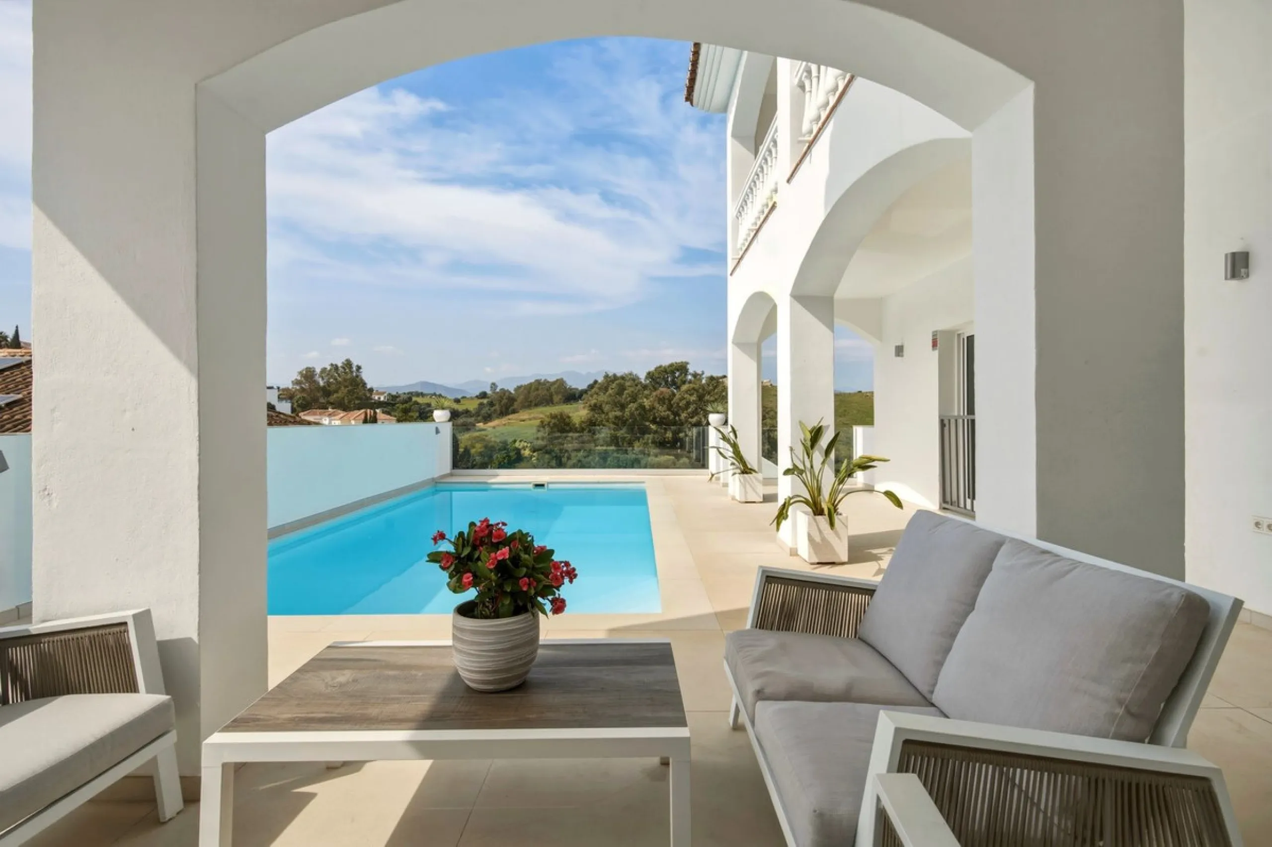 Exceptional Villa in Cerros del Águila - Perfect Location and Fully Renovated
