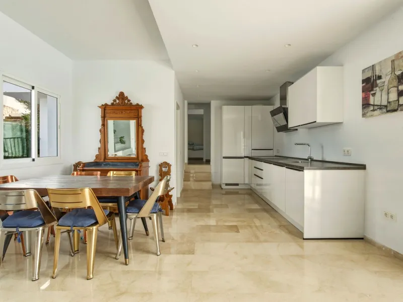 Exceptional Villa in Cerros del Águila - Perfect Location and Fully Renovated
