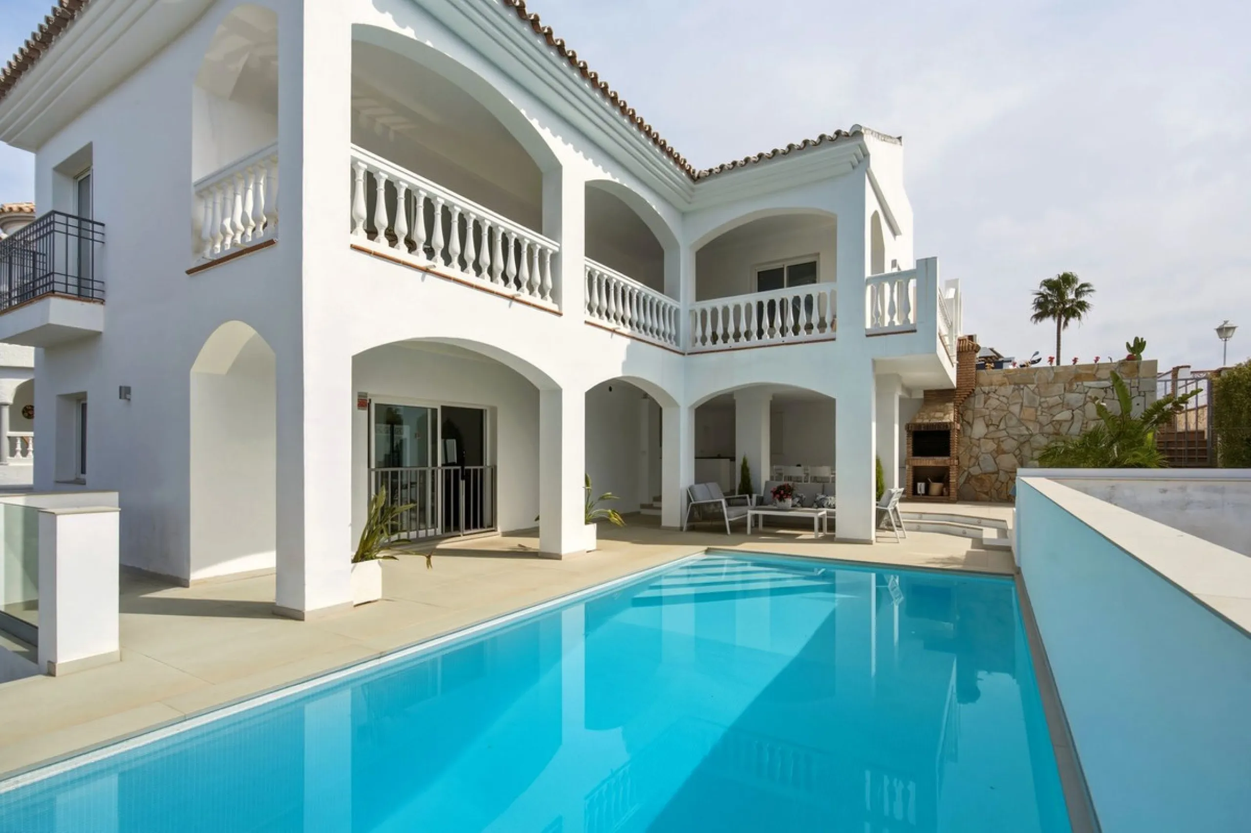 Exceptional Villa in Cerros del Águila - Perfect Location and Fully Renovated
