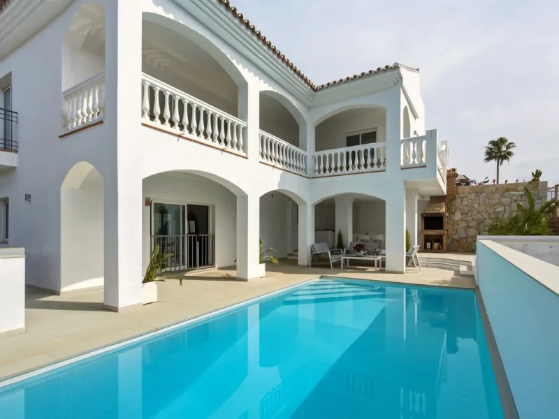 Exceptional Villa in Cerros del Águila - Perfect Location and Fully Renovated