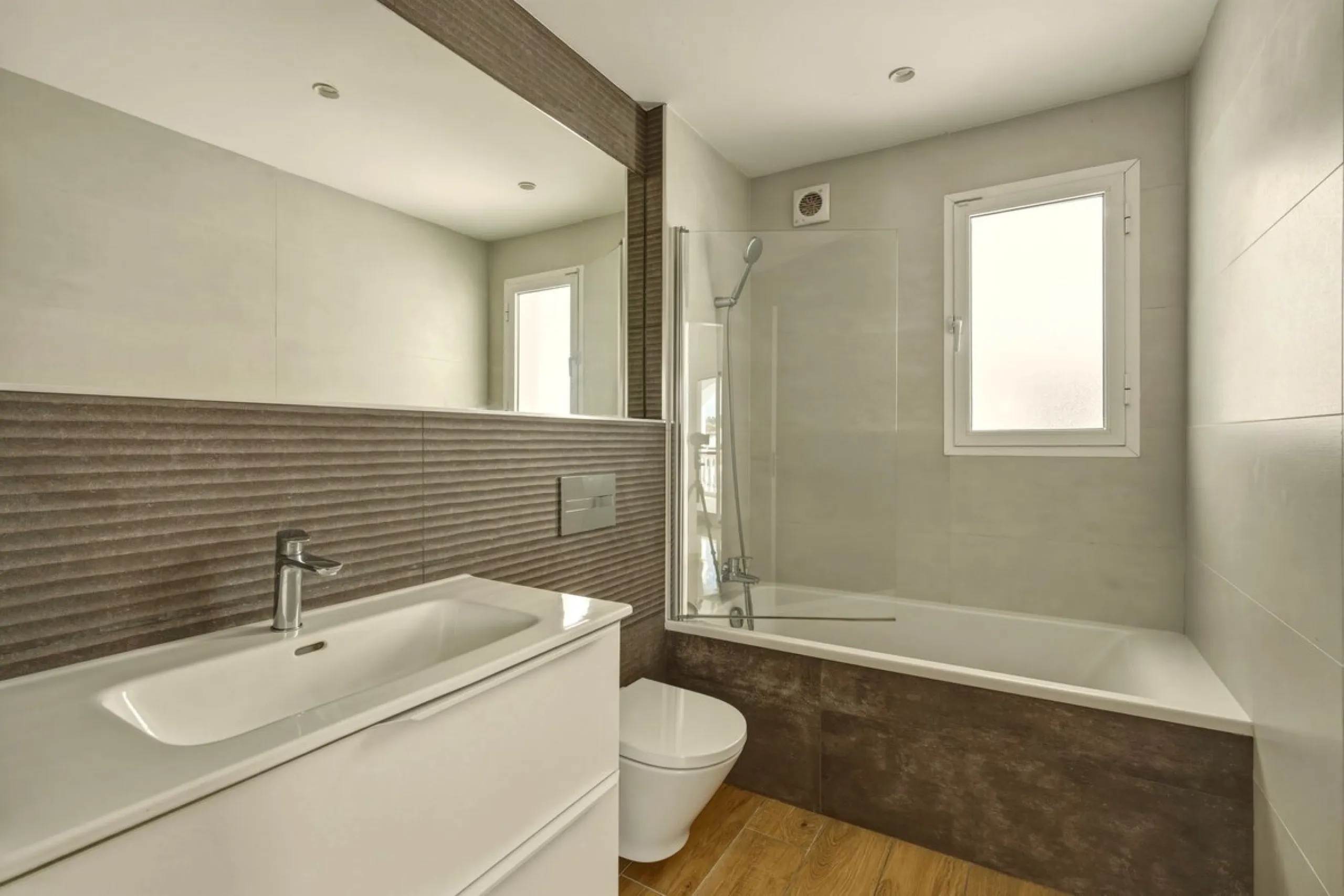 Exceptional Villa in Cerros del Águila - Perfect Location and Fully Renovated