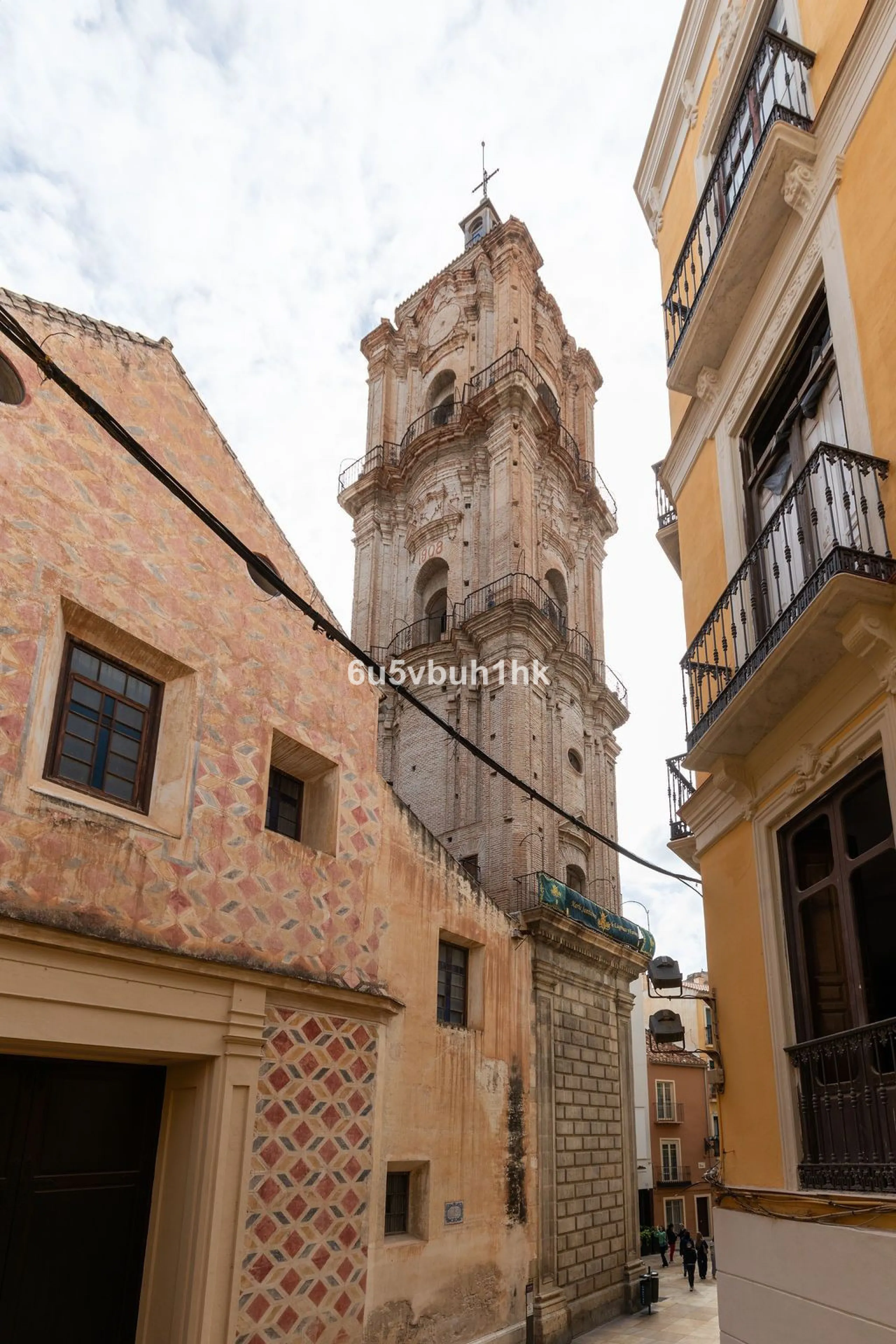 Located on one of the most picturesque streets in Málaga's historic centre, Calle San Juan, this characterful building offers a rare combination of immediate income and exceptional development potential. With its rooftop overlooking the magnificent tower 