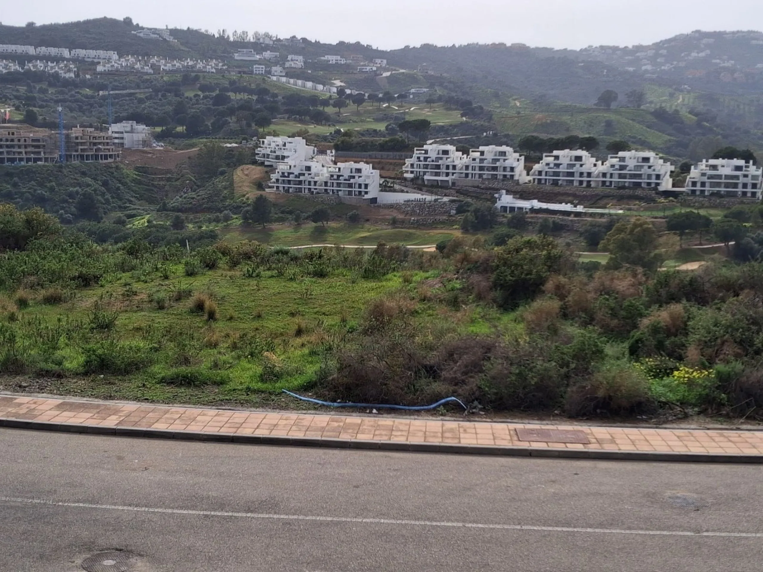 Plot - Residential Plot в продаже в Mijas, Málaga. Площадь дома 591 м². Площадь участка 1222 м²