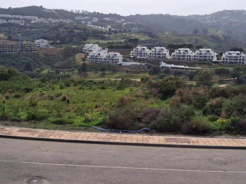 Plot - Residential Plot в продаже в Mijas, Málaga. Площадь дома 591 м². Площадь участка 1222 м²