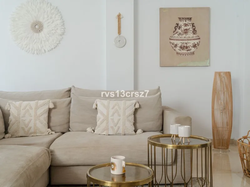 A wonderful opportunity: a luxurious, renovated Ibiza-style villa, unique in its kind, with plenty of privacy and stunning views of the Costa del Sol sea and mountains. This tastefully designed, unique villa offers exceptional privacy thanks to its four e
