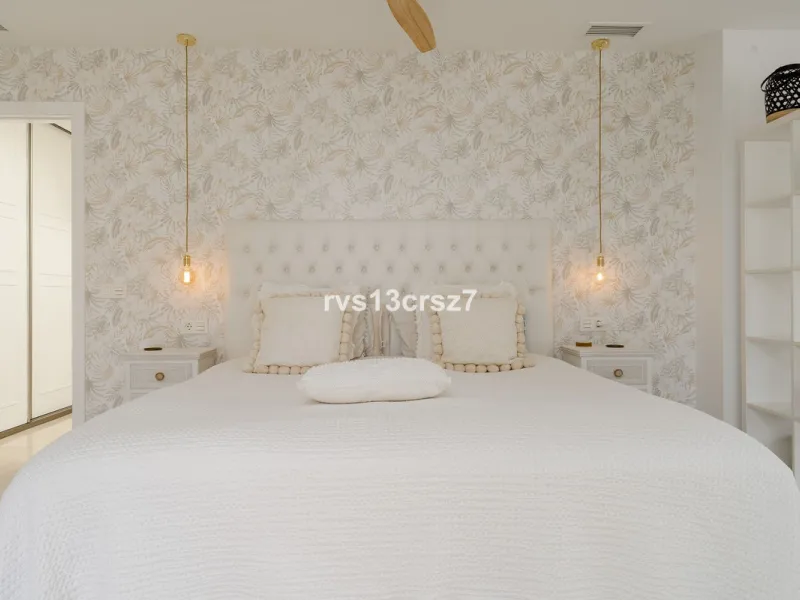 A wonderful opportunity: a luxurious, renovated Ibiza-style villa, unique in its kind, with plenty of privacy and stunning views of the Costa del Sol sea and mountains. This tastefully designed, unique villa offers exceptional privacy thanks to its four e