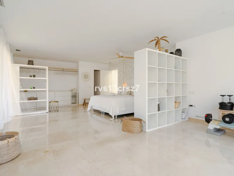 A wonderful opportunity: a luxurious, renovated Ibiza-style villa, unique in its kind, with plenty of privacy and stunning views of the Costa del Sol sea and mountains. This tastefully designed, unique villa offers exceptional privacy thanks to its four e