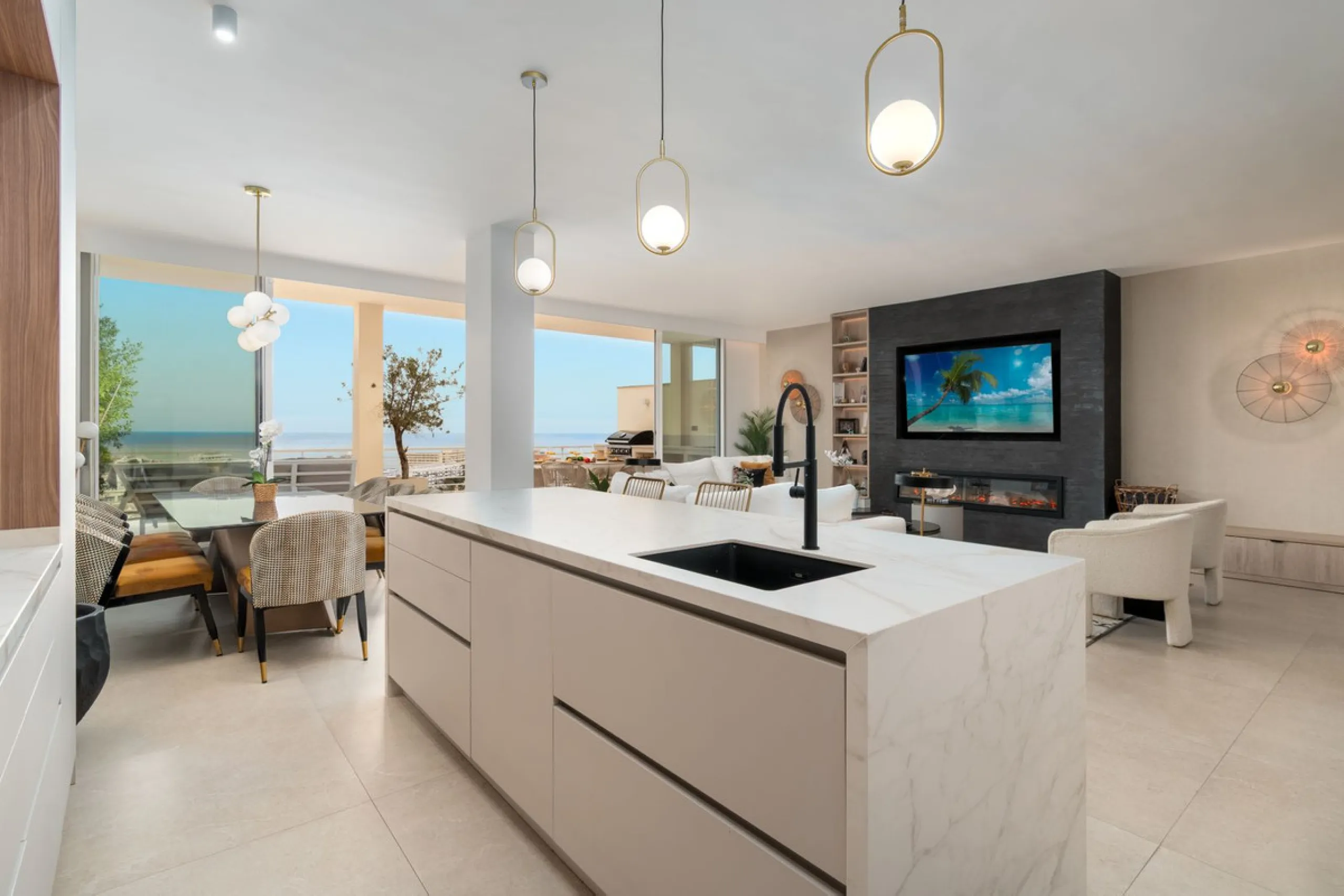 Exclusive 4-Bedroom Luxury Penthouse in Golf Resort Torrequebrada. Totally renovated with elegant and modern design, panoramic sea views.