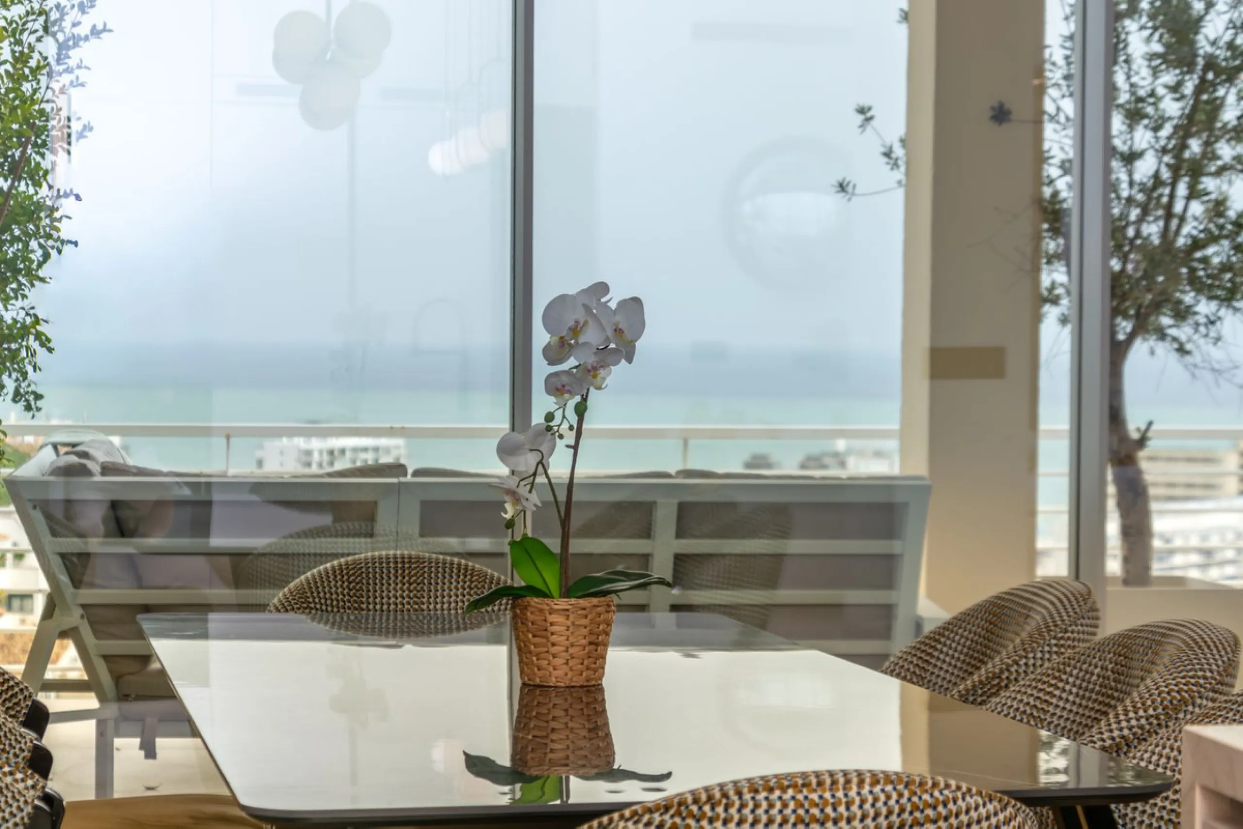 Exclusive 4-Bedroom Luxury Penthouse in Golf Resort Torrequebrada. Totally renovated with elegant and modern design, panoramic sea views.