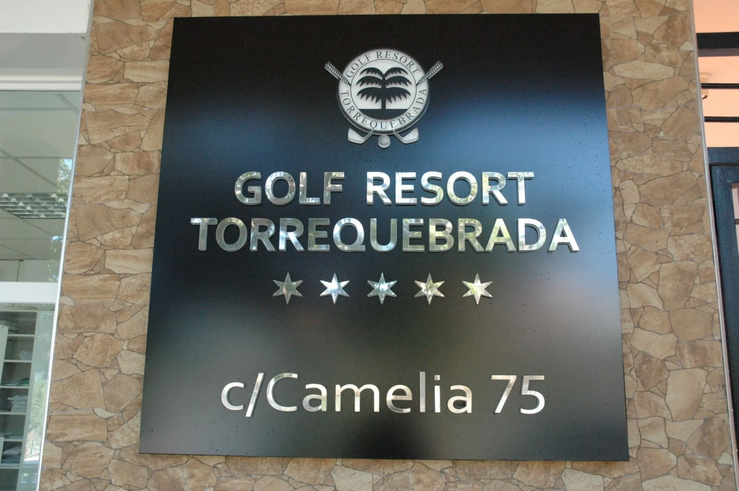 Exclusive 4-Bedroom Luxury Penthouse in Golf Resort Torrequebrada. Totally renovated with elegant and modern design, panoramic sea views.