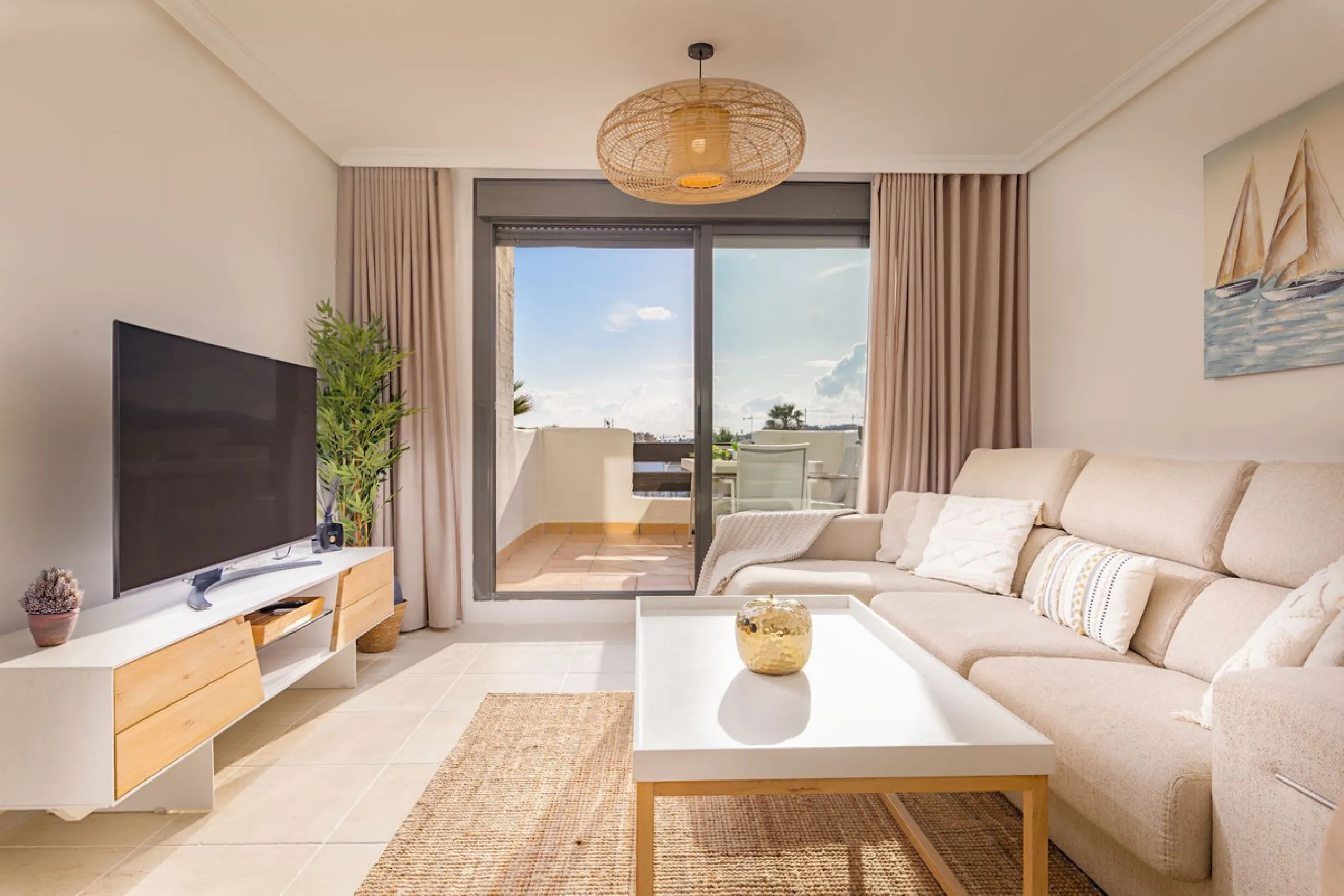 Luxury Duplex Penthouse with Panoramic Sea Views – Estepona with valid RTA (touristic rental licence).