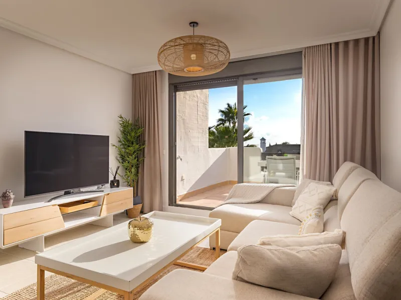 Luxury Duplex Penthouse with Panoramic Sea Views – Estepona with valid RTA (touristic rental licence).