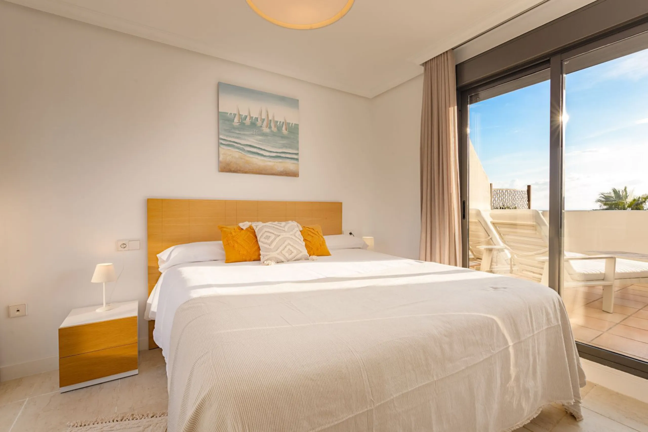 Luxury Duplex Penthouse with Panoramic Sea Views – Estepona with valid RTA (touristic rental licence).