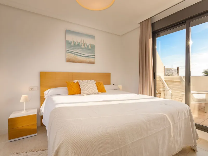 Luxury Duplex Penthouse with Panoramic Sea Views – Estepona with valid RTA (touristic rental licence).